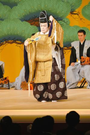 　寿式三番叟で翁を演じる松本幸四郎＝歌舞伎座（代表撮影）