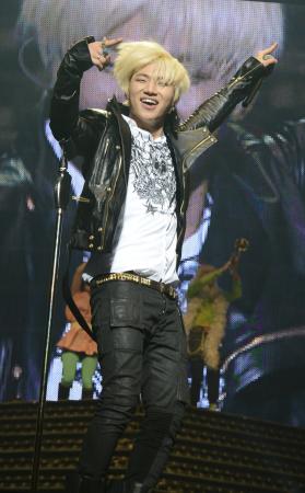 　笑顔で踊るＤ‐ＬＩＴＥ＝東京・日本武道館