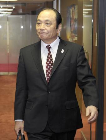 　参院選立候補意思伝える塚原光男氏