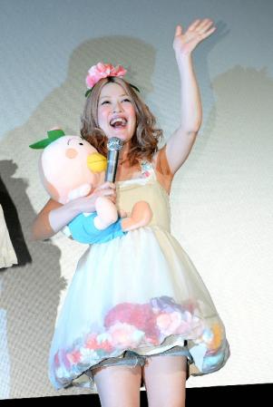 オセロ解散発表後初めて公の場に姿を見せた松嶋尚美＝品川プリンスシネマ（撮影・北野将市）