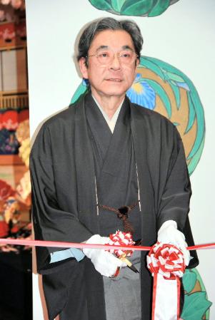歌舞伎座ギャラリーのオープニングテープカットセレモニーに出席した中村梅玉