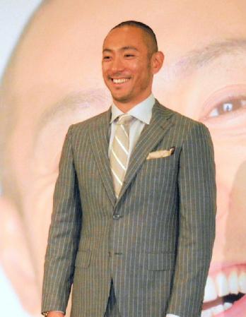 自主公演を発表した市川海老蔵＝東京・渋谷区のオーチャードホールビュッフェ