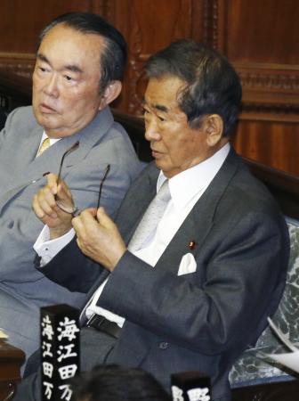 　衆院本会議に出席した日本維新の会の石原共同代表