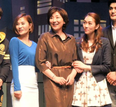 トークイベントに登場した（左から）ソ・ジョンファ、松下由樹、ウ・グムジ＝東京都港区のアミューズ・ミュージカルシアター