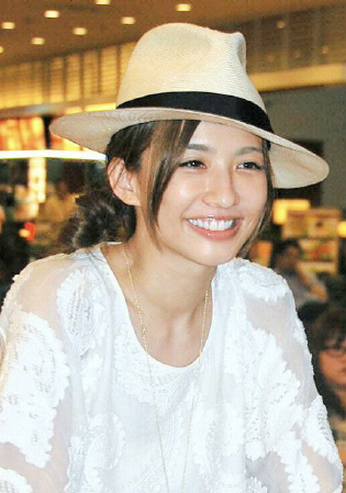 プロポーズ記念日に入籍した優木まおみ