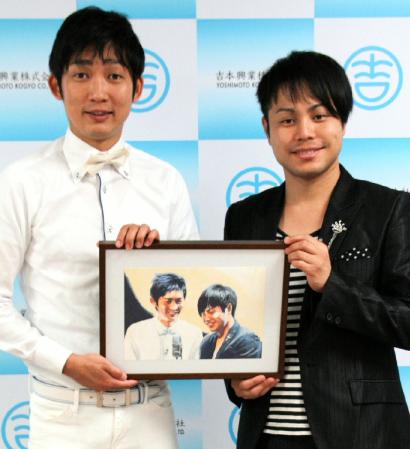 ファン女性が自分たちを描いた作品が最優秀賞を獲得し、喜びを語ったＮＯＮ　ＳＴＹＬＥ＝大阪市内