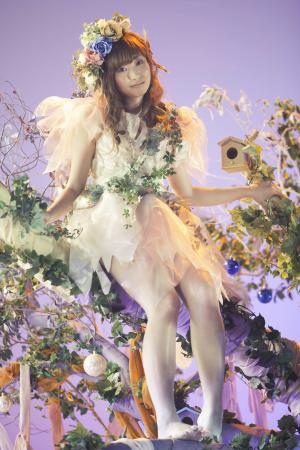 　ＭＶでティンカーベルにふんしたうらら