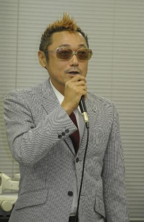 　三五十五のがん闘病について語った電撃ネットワーク・ギュウゾウ＝東京・新宿