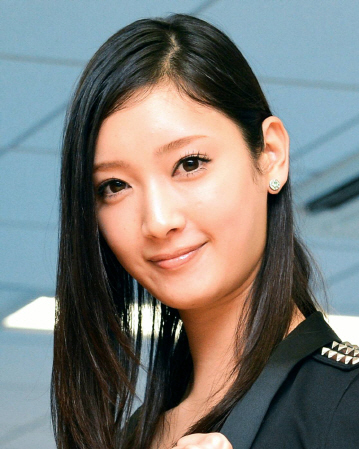 母校・浦和学院の甲子園出場を祝福した菜々緒