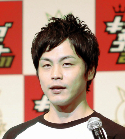 結婚を発表したモンスターエンジンの大林健二