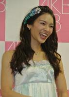 卒業公演後の会見で晴れやかな表情を見せる秋元才加＝東京・秋葉原のＡＫＢ劇場