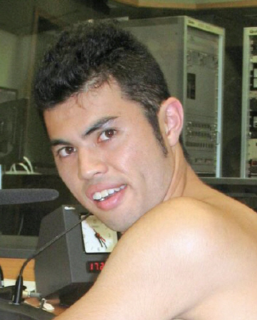 自宅の天井が崩壊した小島よしお