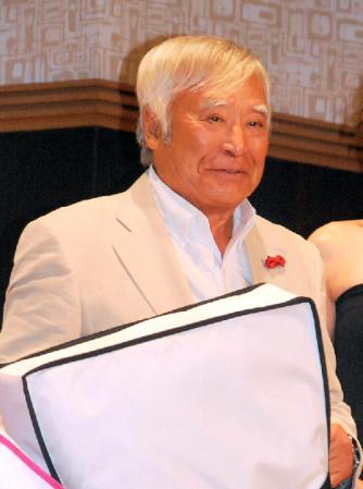 宮崎駿監督の引退を惜しんだ三浦雄一郎氏（左）＝東京・グランドプリンスホテル高輪