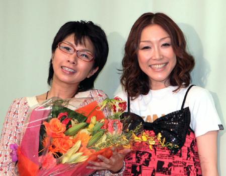 相方・くわばたりえ（左）の破水報告に驚いた小原正子