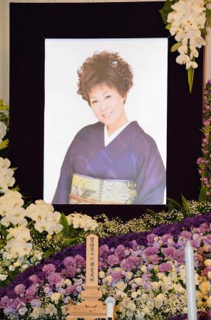 　島倉千代子さんの遺影