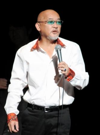 圧倒的な歌唱力で魅了した松山千春。トークでも沸かせた＝東京国際フォーラム