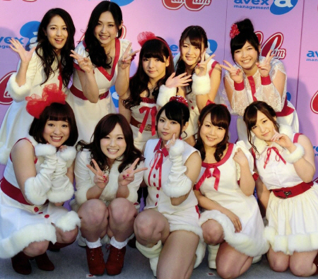 　Ｃｈｕｂｂｉｎｅｓｓとして活動を開始する「全国ぷに子オーディション」の合格者１０人＝都内