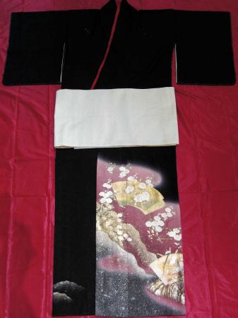 　森昌子が本番で着用するプラチナ織の着物