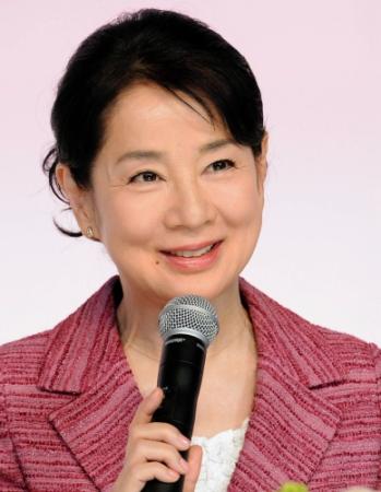 作品について笑顔で答える吉永小百合＝東京・日比谷の帝国ホテル（撮影・西岡　正）