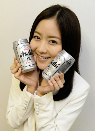 　２０１４年アサヒビールイメージガールの岡愛恵