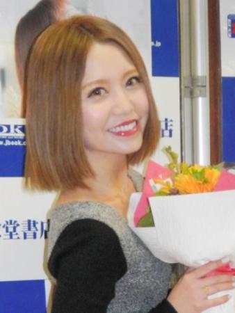 「オバモ」と呼ばれ、「Ｐｏｐｔｅｅｎ」卒業を決意したという村田莉＝東京・渋谷の文教堂書店