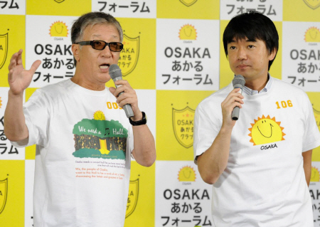 橋下徹氏の政界入りを後押ししたやしきたかじん氏＝写真は２０１１年８月