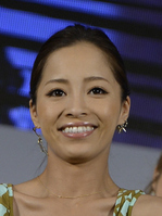 妊娠５カ月を発表した小森純