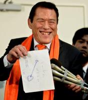 テレビ朝日系の情報番組「ワイド！スクランブル」に生出演し、訪朝について語った猪木議員