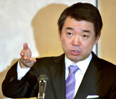 記者会見で辞職を正式に表明する橋下徹大阪市長