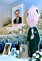 ３日に行われた波平役の声優・永井一郎さんの告別式