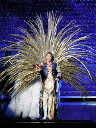 　ナポレオンを演じた柚希礼音＝東京宝塚劇場