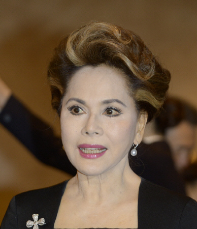 訴訟がらみのブログを削除したデヴィ夫人