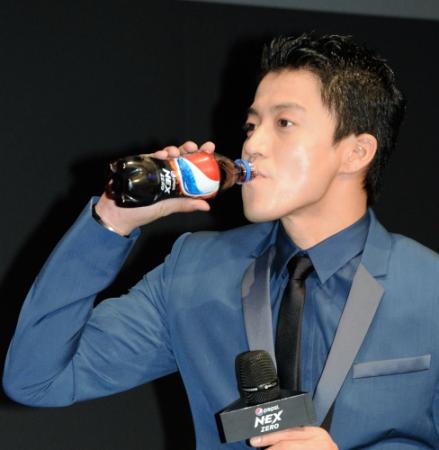 小栗旬 上機嫌に「おれ、桃太郎だぜ」/芸能/デイリースポーツ online