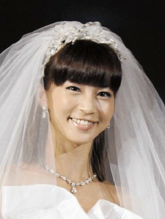 デザイナーの下鳥直之氏と入籍した安田美沙子