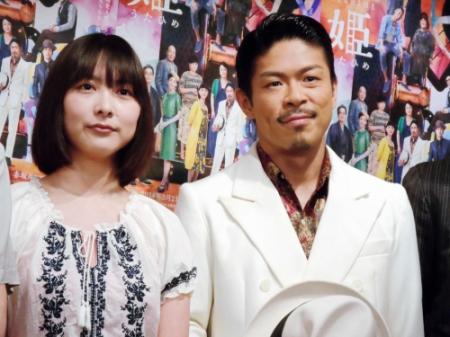 舞台「歌姫」の公開通し稽古を行った谷村美月（左）と松本利夫（ＥＸＩＬＥ・ＭＡＴＳＵ）＝東京・赤坂ＡＣＴシアター