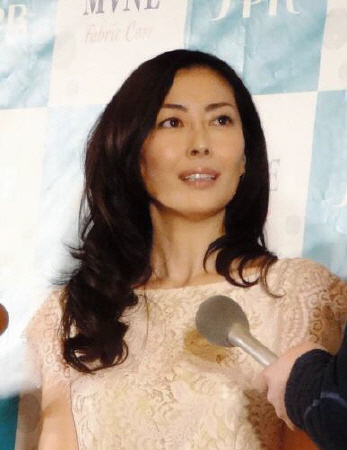 辻仁成氏との離婚が明らかになった中山美穂