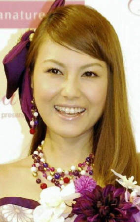 第１子を妊娠した酒井彩名