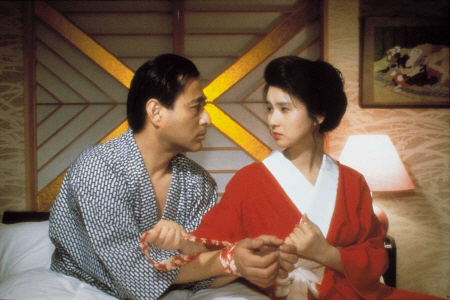 「ひとひらの雪」（１９８５年）の津川雅彦（左）と秋吉久美子（Ｃ）東映