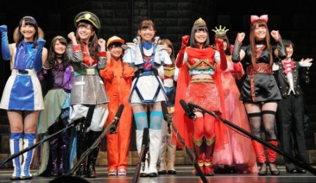 舞台「１６人のプリンシパル　ｔｒｏｉｓ」の意気込みを語った乃木坂４６のメンバー＝赤坂ＡＣＴシアター（撮影・佐々木彰尚）