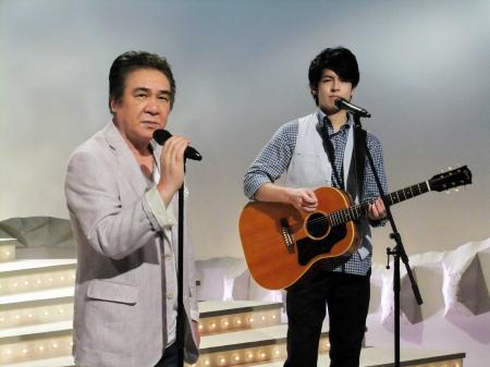　音楽番組で初共演した鳥羽一郎（左）と長男・木村竜蔵