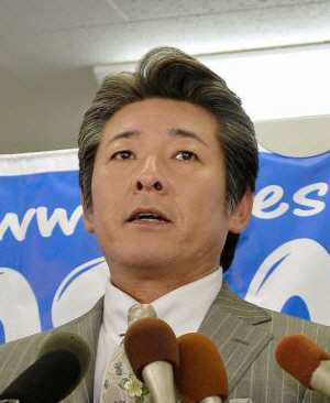 離婚会見する布川敏和＝東京都杉並区ソーシャルキャピタルプロダクション（撮影・西岡　正）