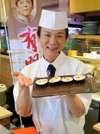 　海苔巻きをファンに振る舞った北山たけし