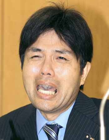 議会事務局の説明要請を拒否していた野々村県議