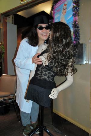 　日活ロマンポルノ検定開催を発表したみうらじゅん＝東京・上野オークラ劇場