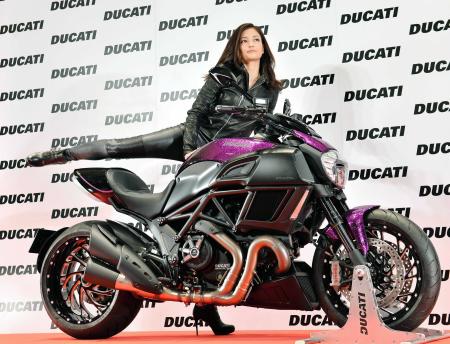 メイサ不二子がセクシーバイクとコラボ 芸能 デイリースポーツ Online