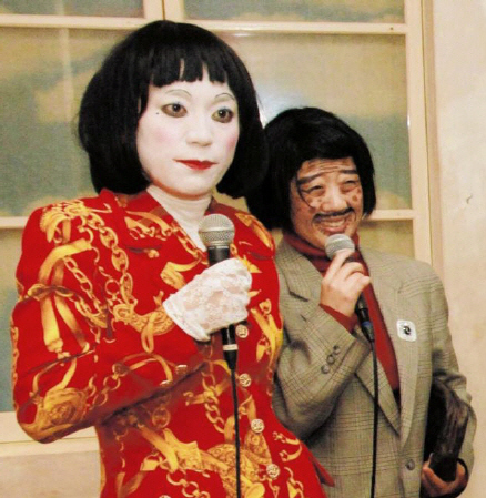 「爆笑問題」について語った「日本エレキテル連合」の橋本小雪（左）と中野総子