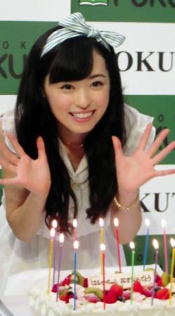 初写真集の発売記念イベントを開催した福原遥＝東京・福家書店新宿サブナード店