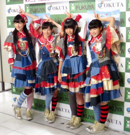 　（左から）松野莉奈、真山りか、廣田あいか、中山莉子