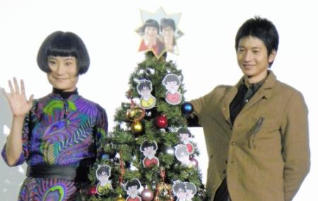 向井理（右）を「持って帰りたい」と発言した片桐はいり