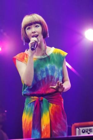 「10年色んなことがあった」と振り返った木村カエラ＝横浜アリーナ